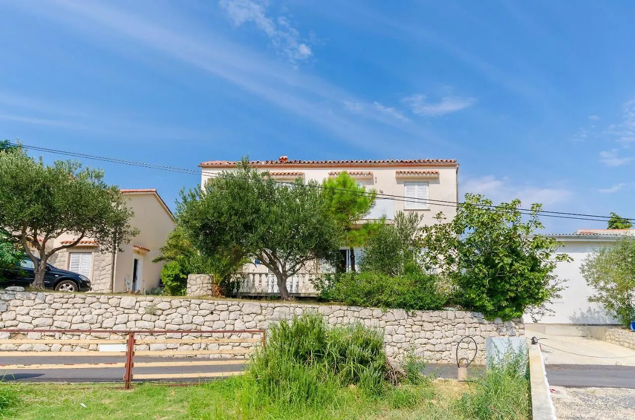 Apartments Sime Lopar 0*,