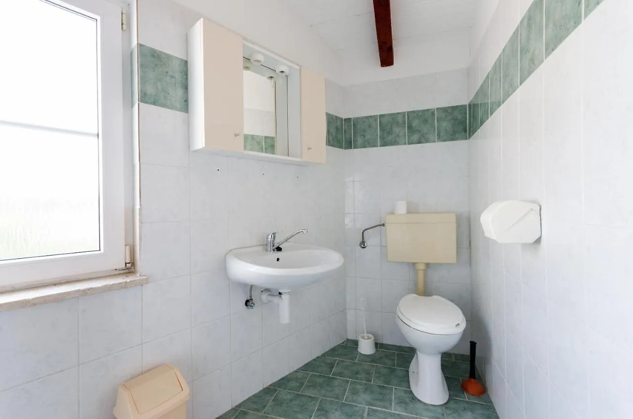 Apartments Sime Lopar 0*,