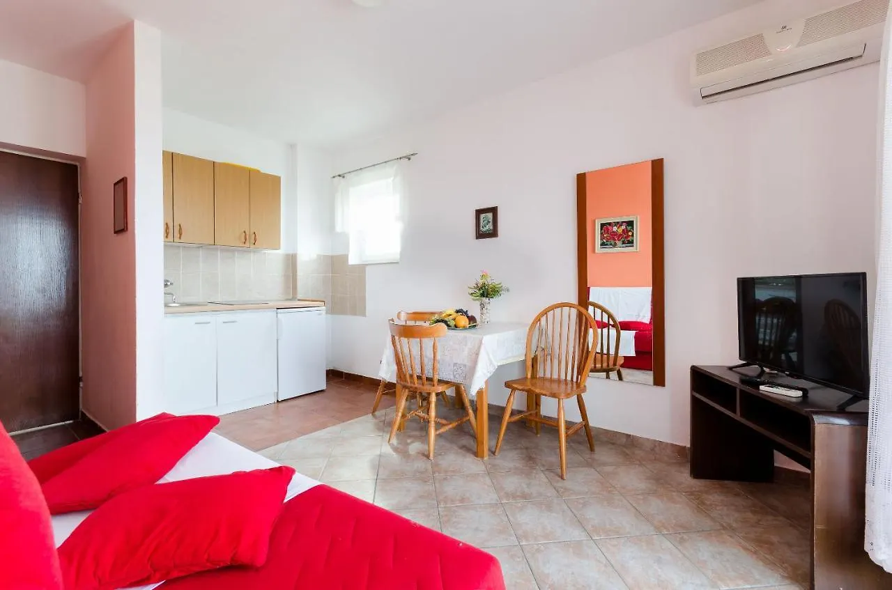 Apartments Sime Lopar