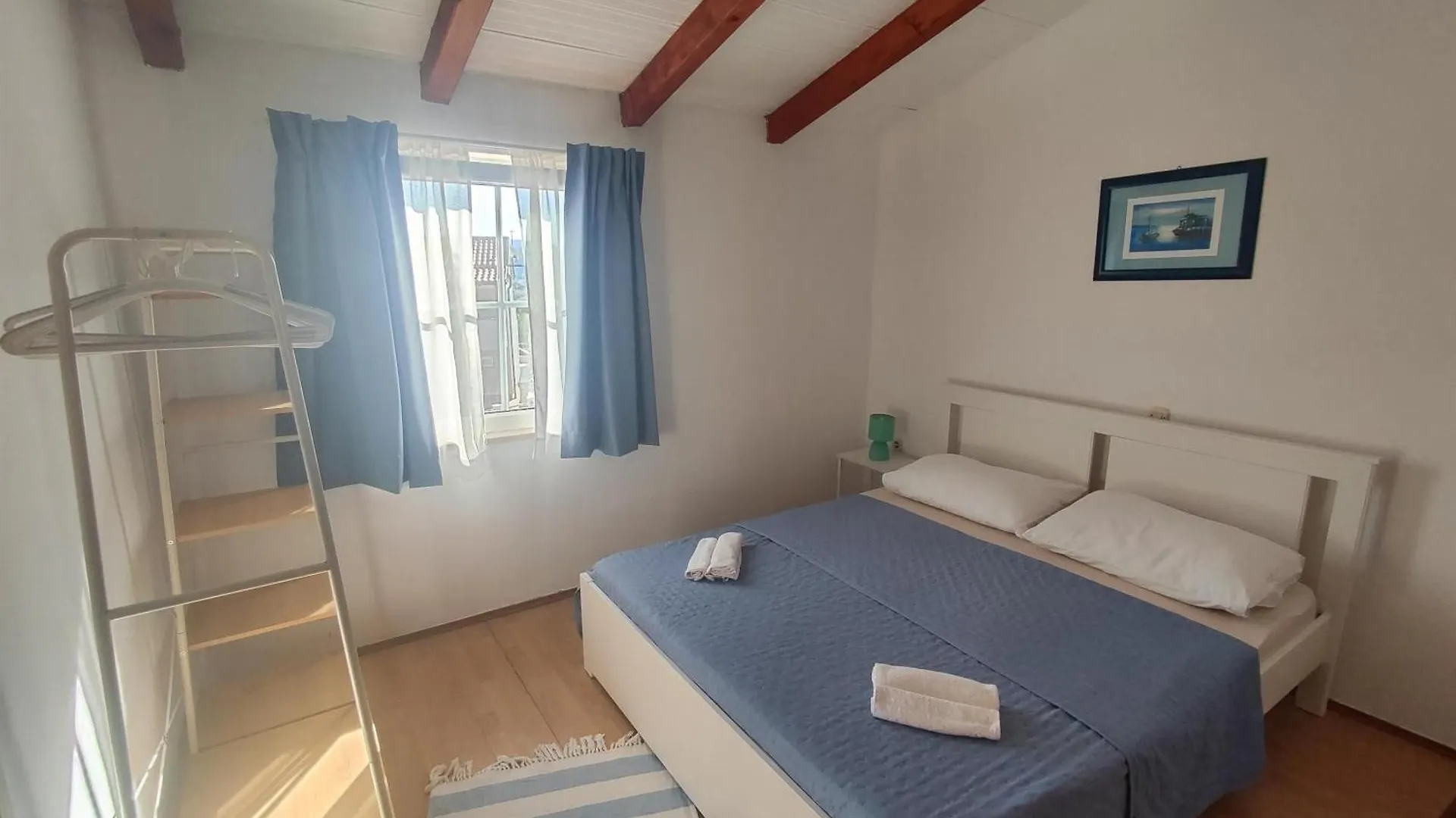 Apartments Sime Lopar